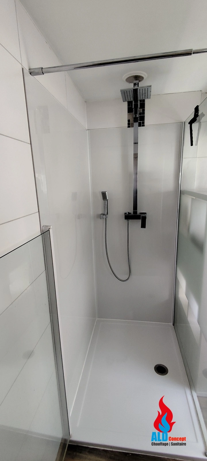 Rénovation d'une douche avec panneaux